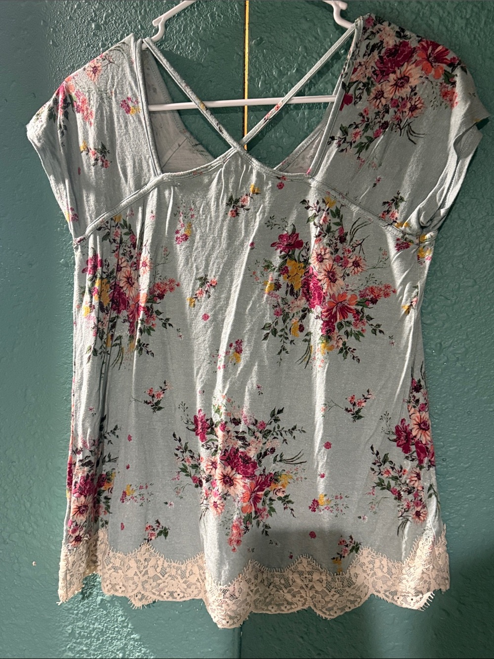 Rewind Light Sage Floral V‑Neck Tunic with Lace Trim - Picture 2 of 2